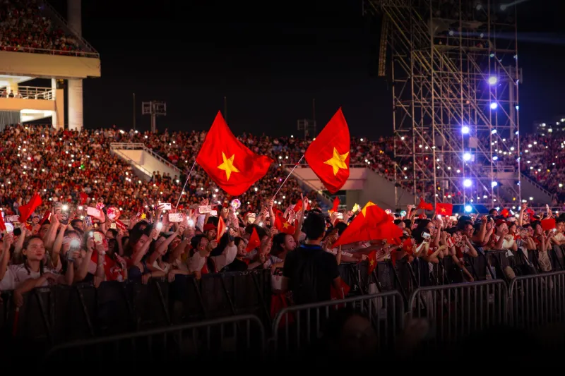Loud Online, Big Offline: Ranking Fan Armies by the Numbers That Actually Matter